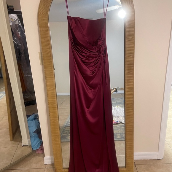 Hera Gown in Boysen Berry - SAU LEE - Picture 2 of 8